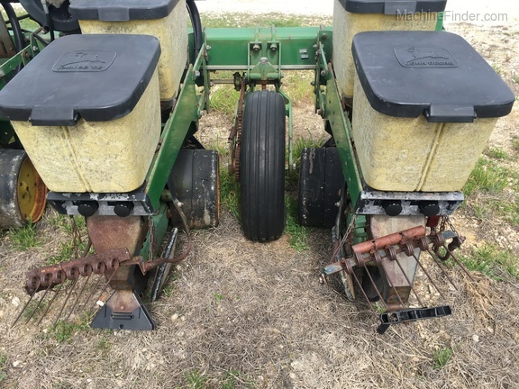 John Deere 7300 Image 6