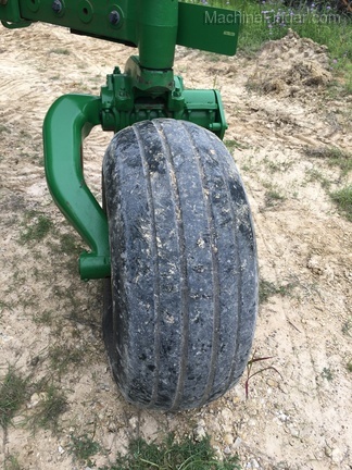 2014 John Deere W235 Image 6