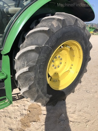 2015 John Deere 5100E Image 4