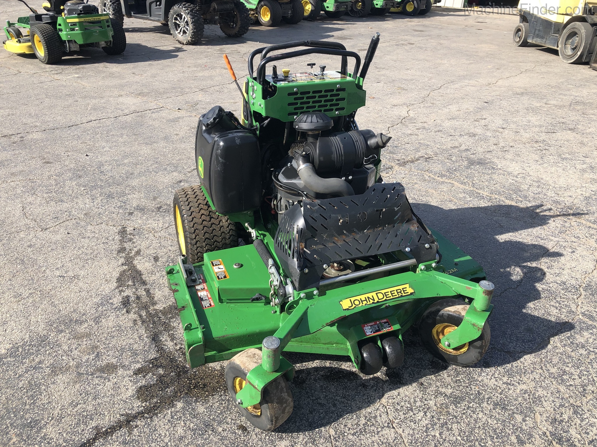 John Deere 652M Image 2