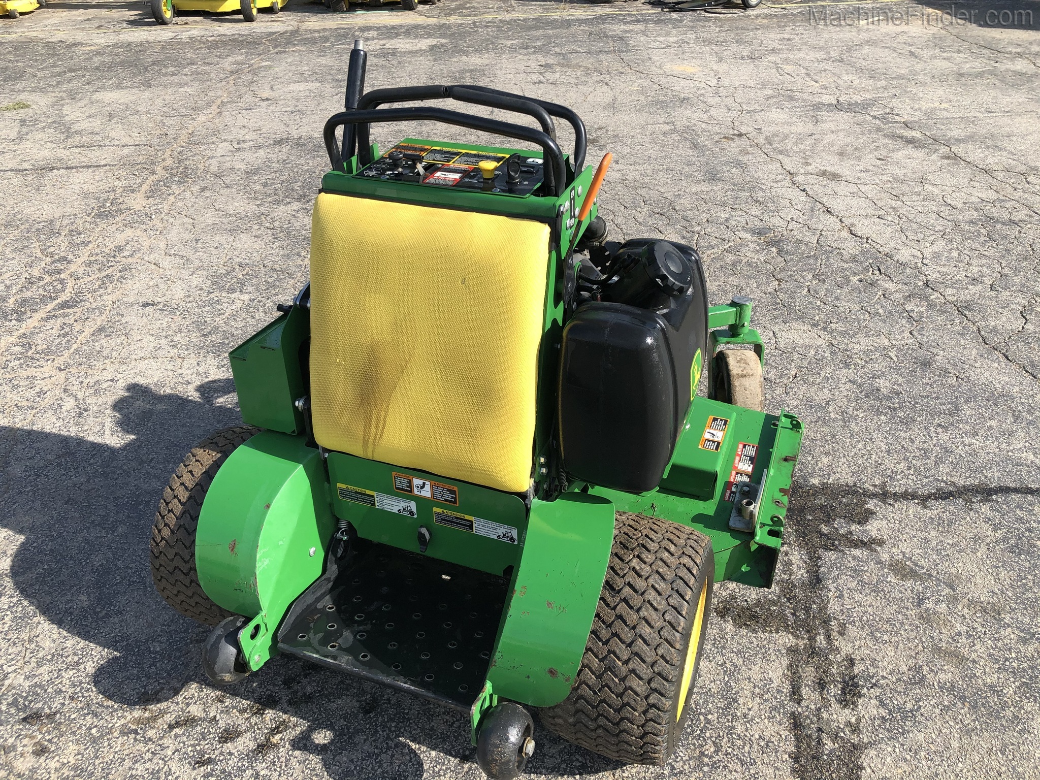 John Deere 652M Image 4