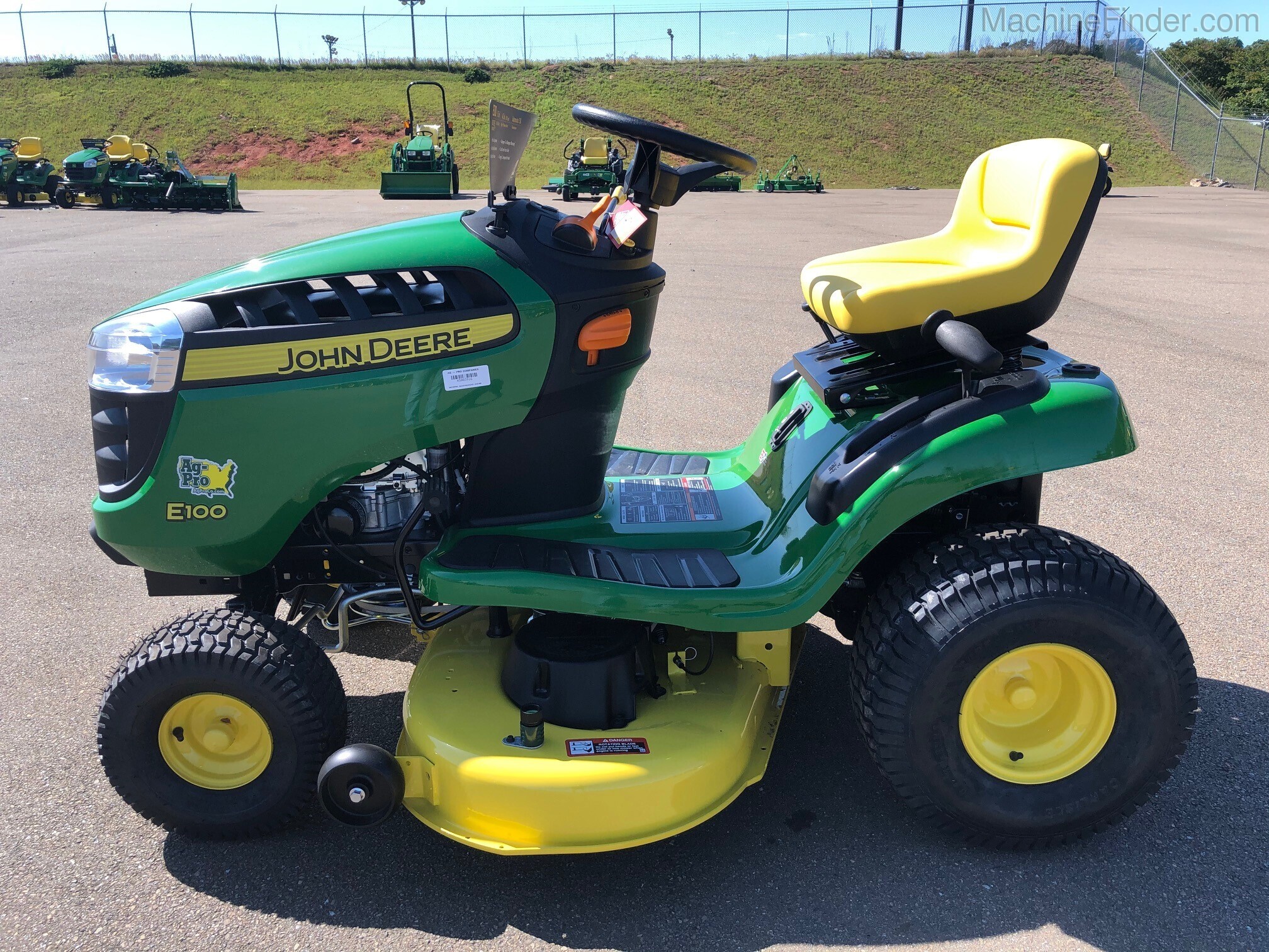 2020 John Deere E100 Image 1
