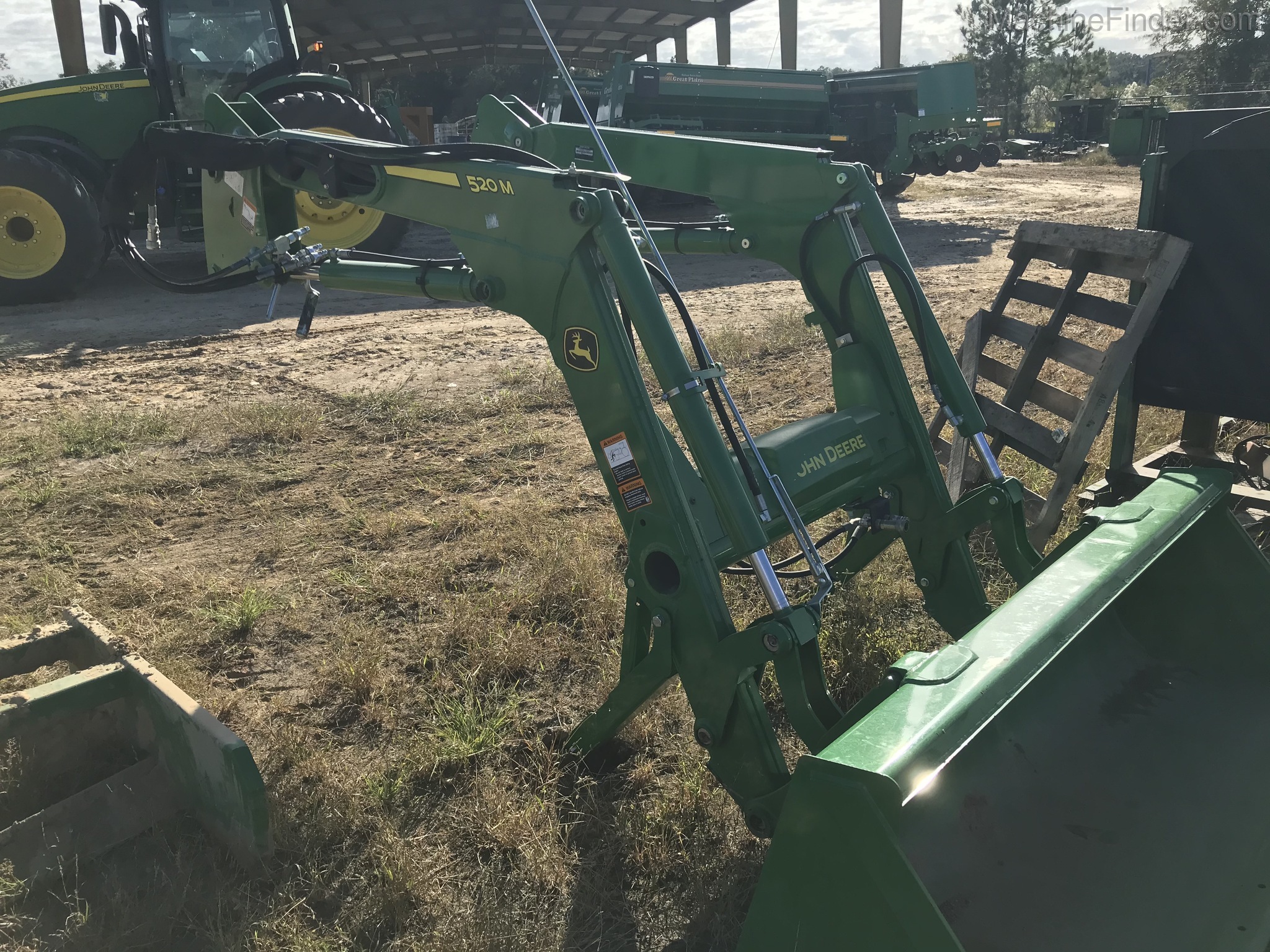 2018 John Deere 520M Image 2