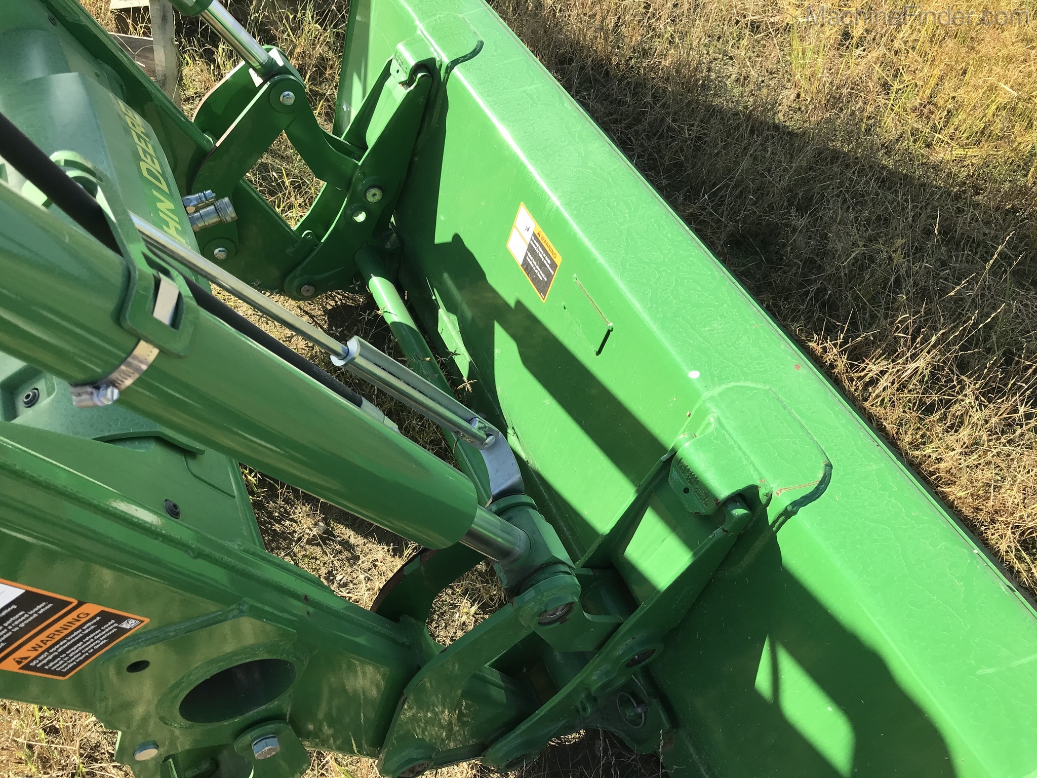 2018 John Deere 520M Image 5