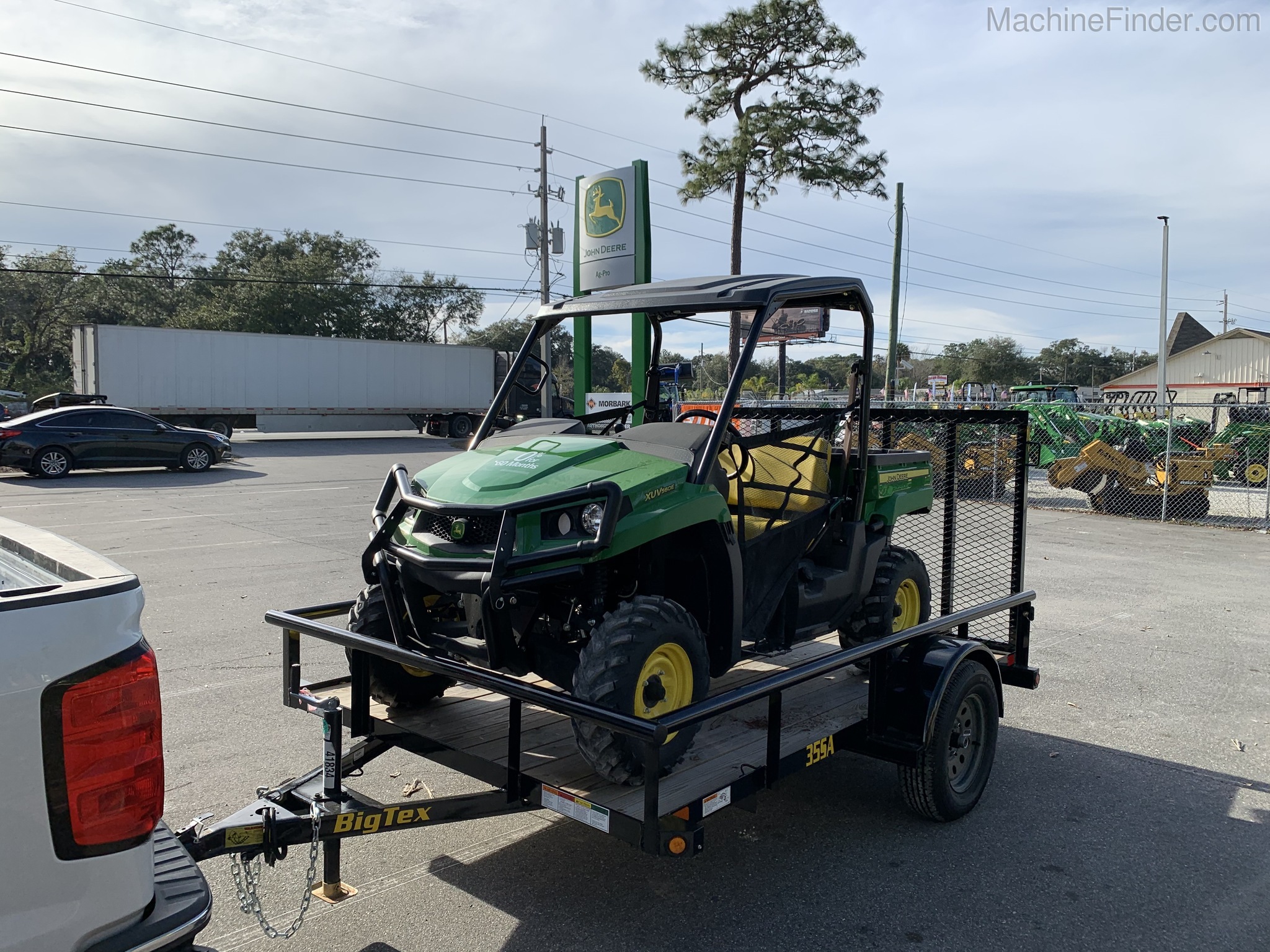 2021 John Deere 560E Image 6