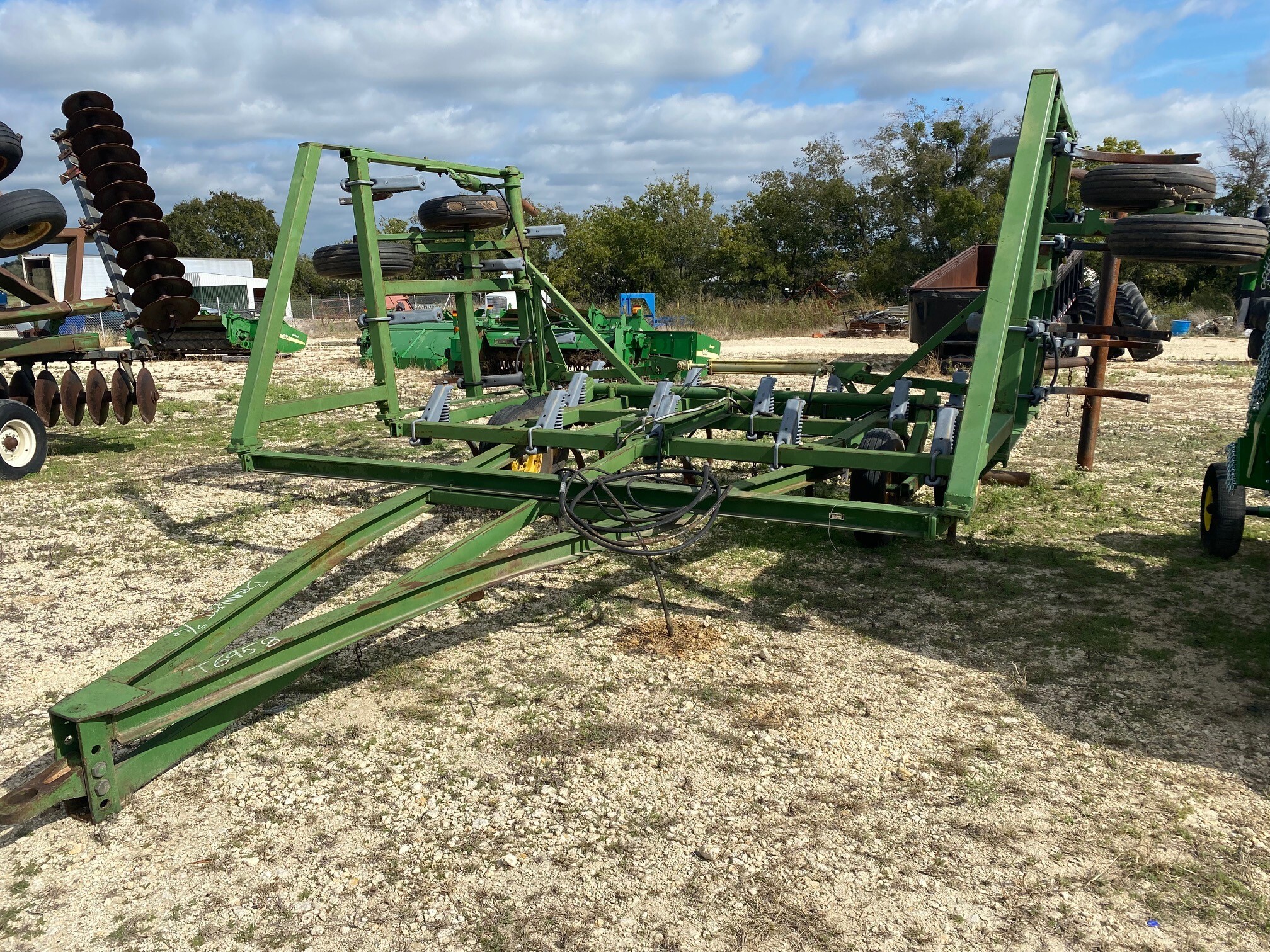 John Deere 1610 Image 1