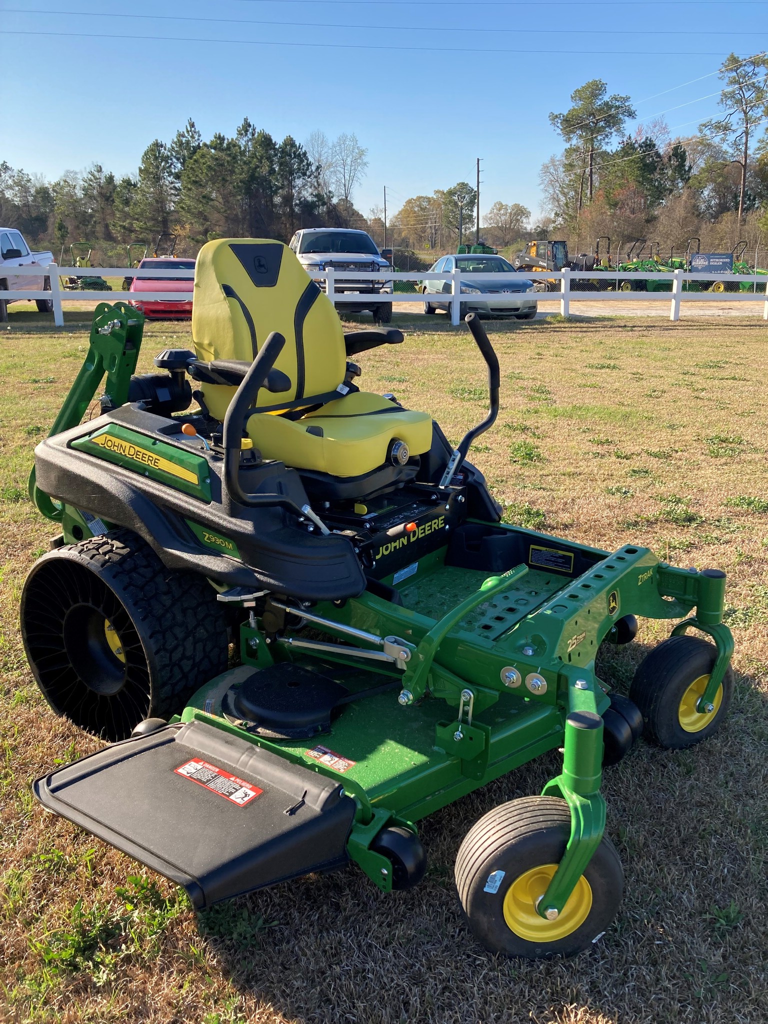 2025 John Deere Z930M Image 3