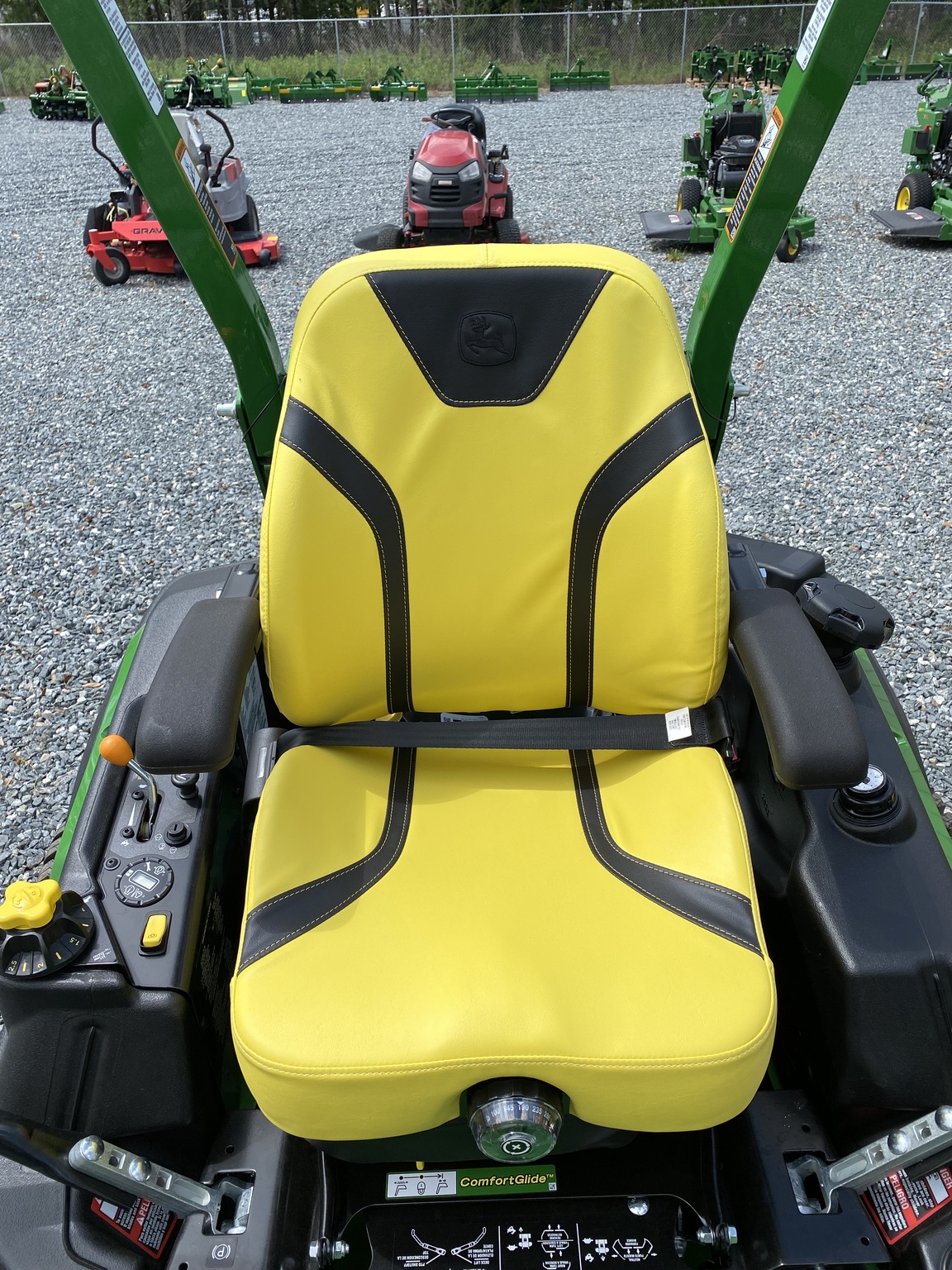 2025 John Deere Z920M Image 3