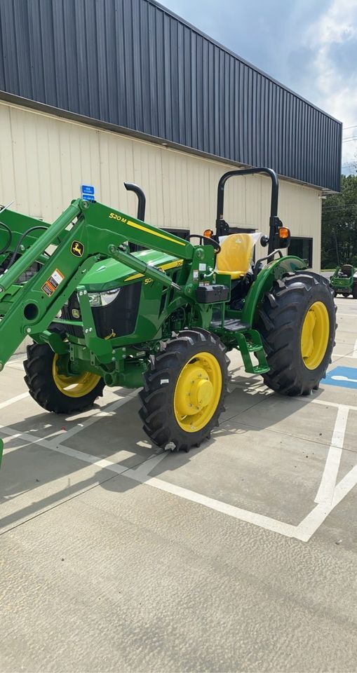 2023 John Deere 5075E Image 2