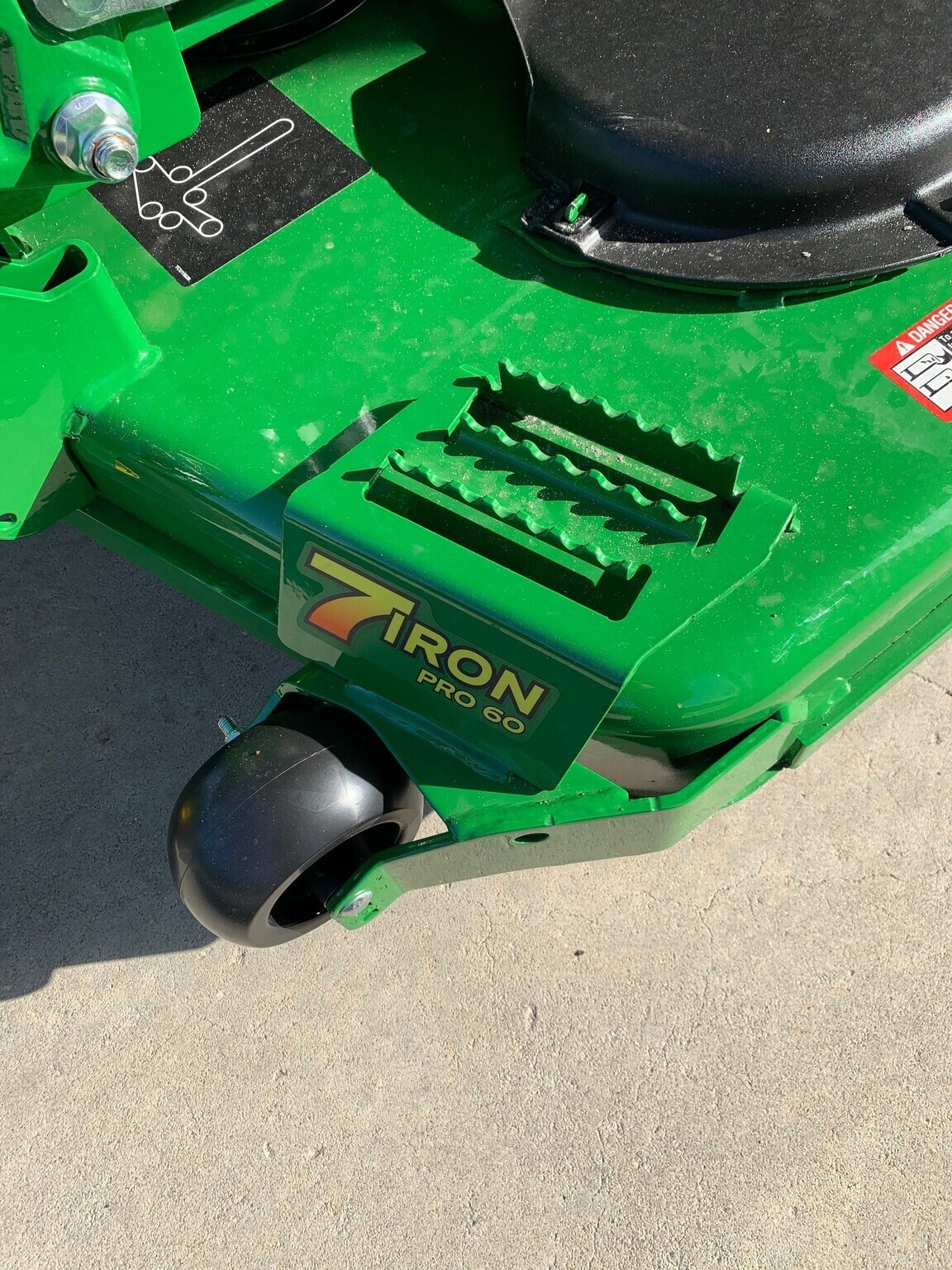2025 John Deere Z994R Image 8