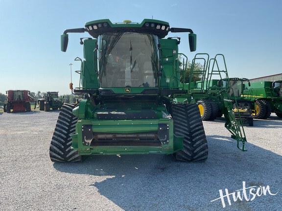 Photo of 2023 John Deere X9 1100