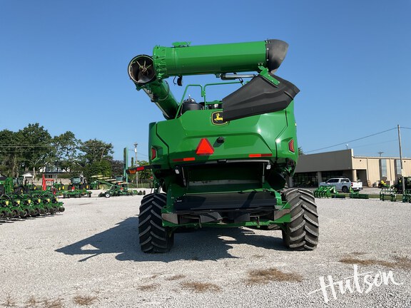 Photo of 2023 John Deere X9 1100