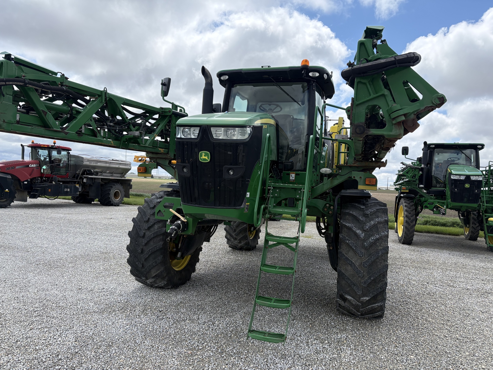 2016 John Deere R4038 Image 1