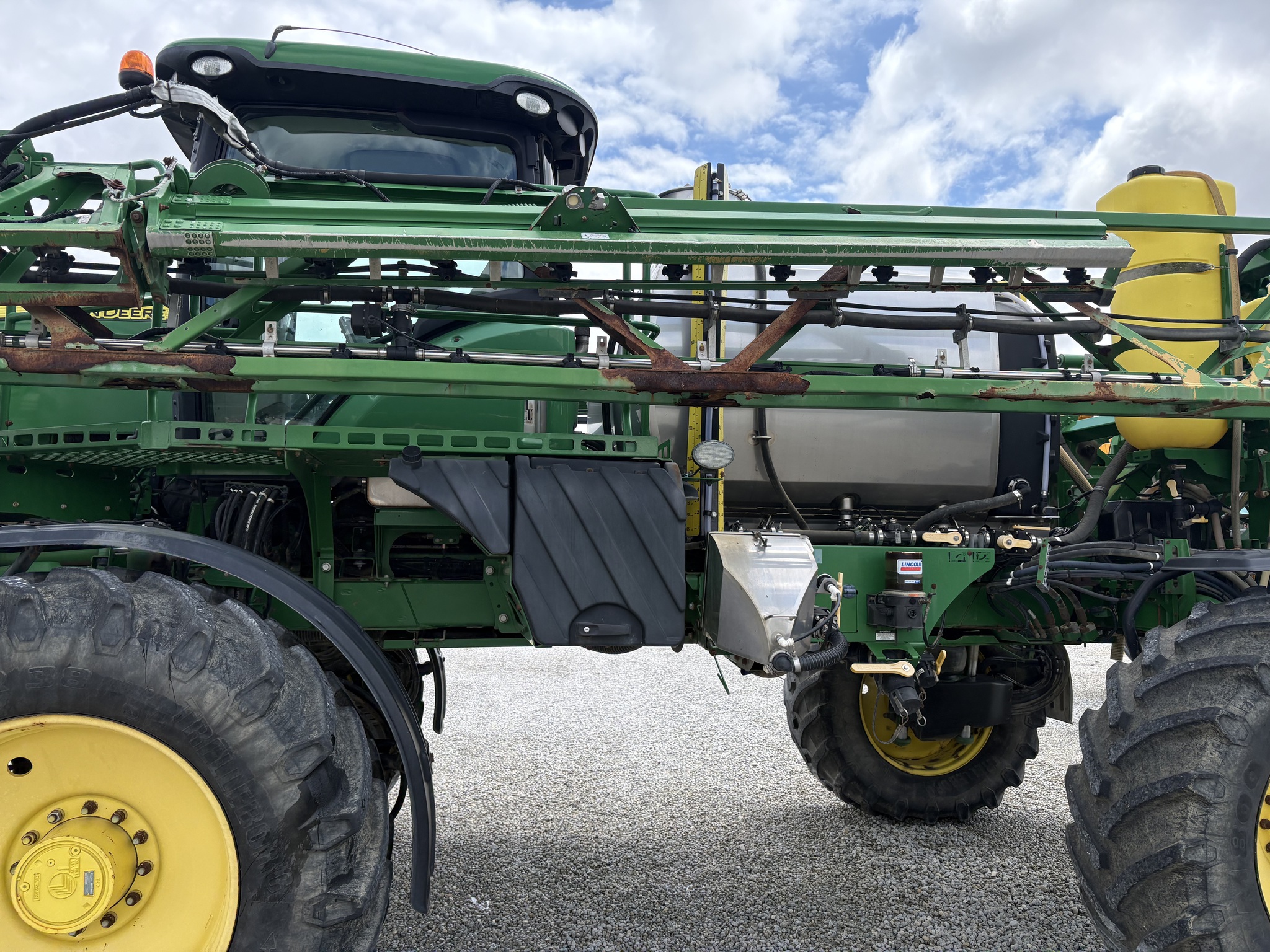 2016 John Deere R4038 Image 29