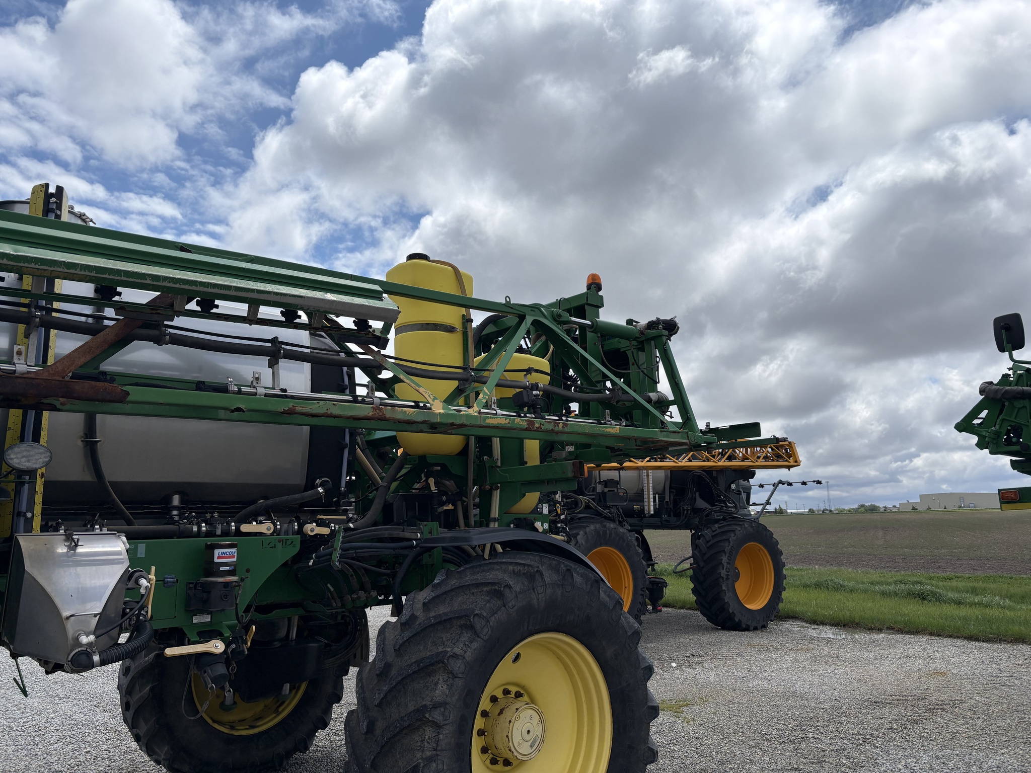 2016 John Deere R4038 Image 30