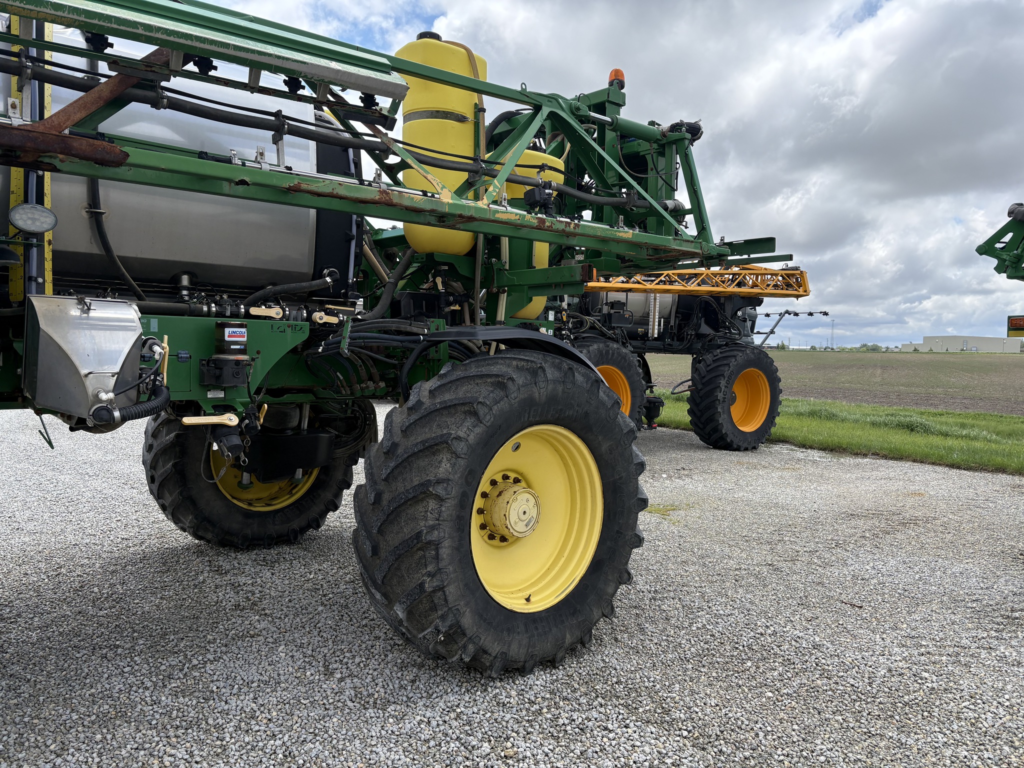 2016 John Deere R4038 Image 31