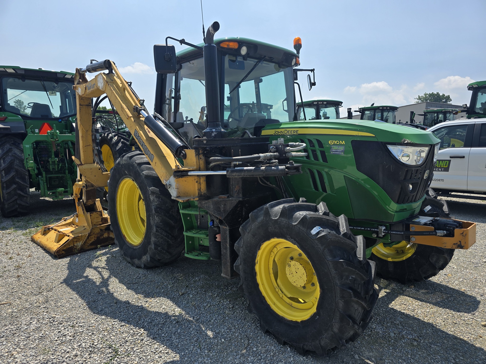 2018 John Deere 6110M Image 2