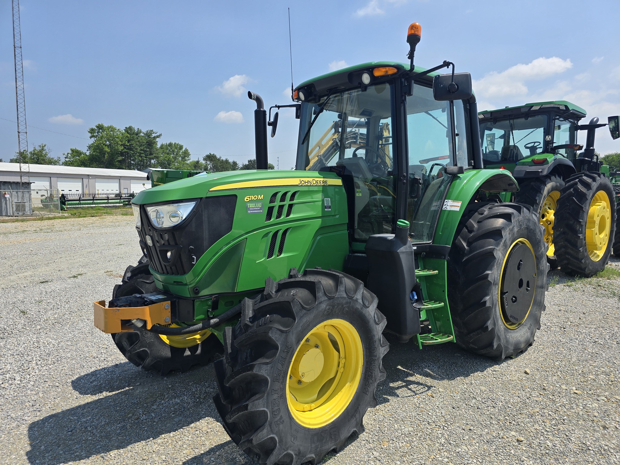 2018 John Deere 6110M Image 13