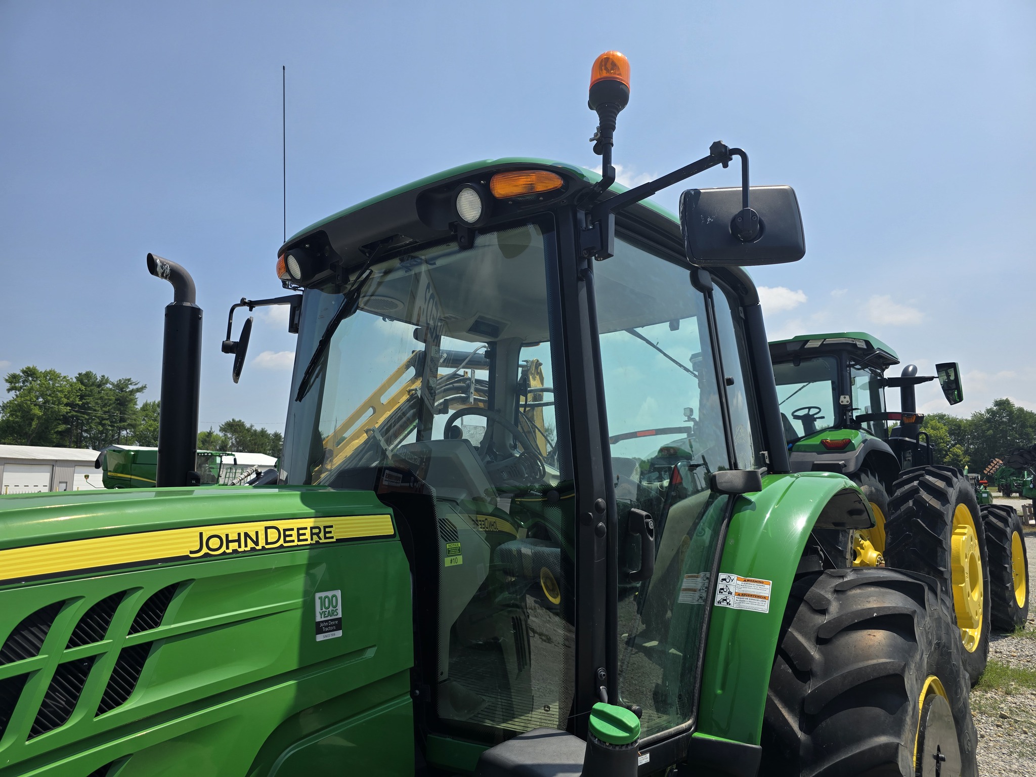 2018 John Deere 6110M Image 19