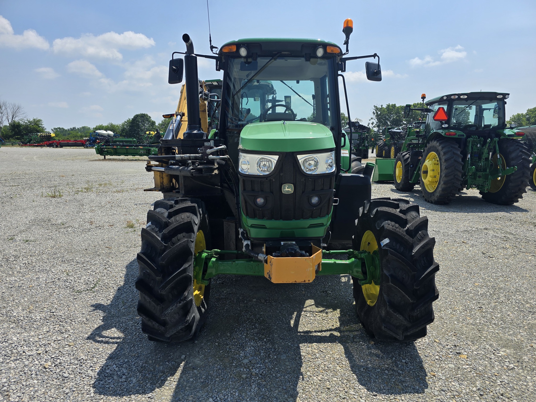 2018 John Deere 6110M Image 16