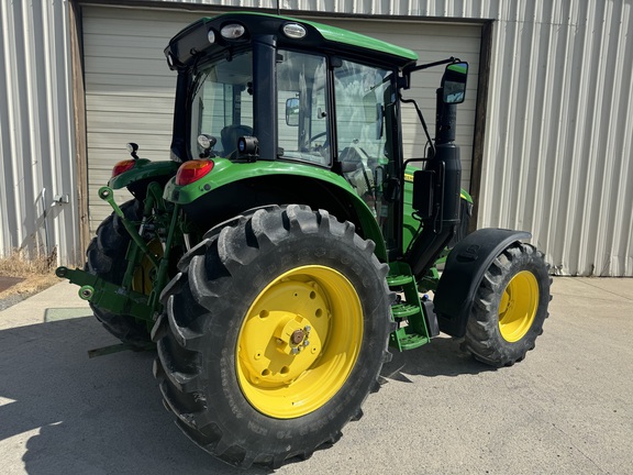 2020 John Deere 6120M-19