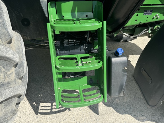 2020 John Deere 6120M-21
