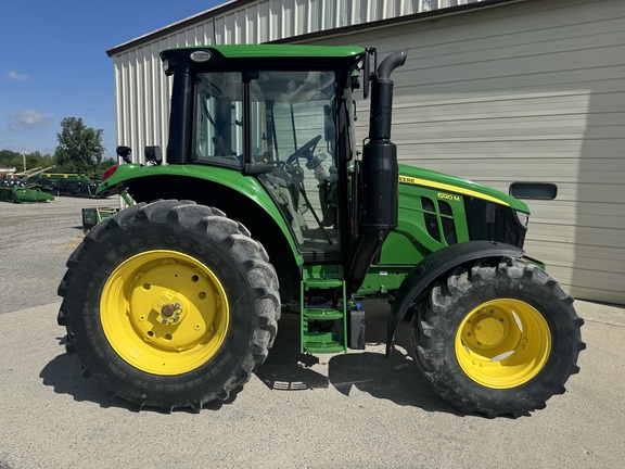 2020 John Deere 6120M-20