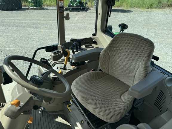 2020 John Deere 6120M-24