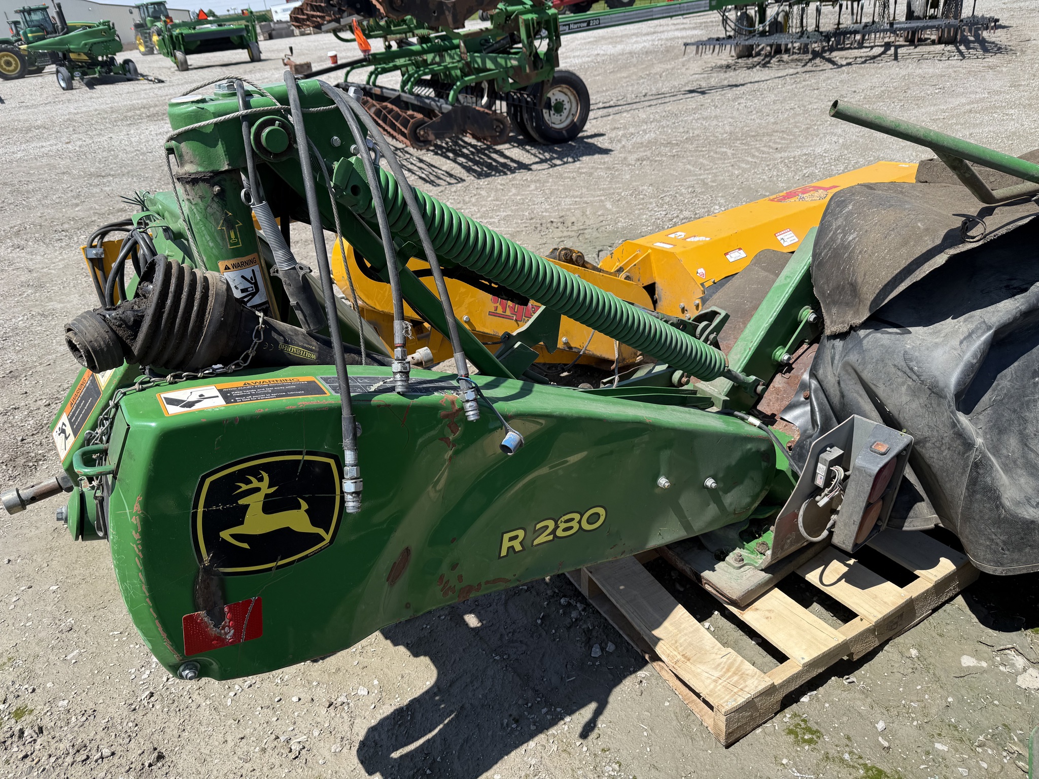 2015 John Deere R280 Image 1