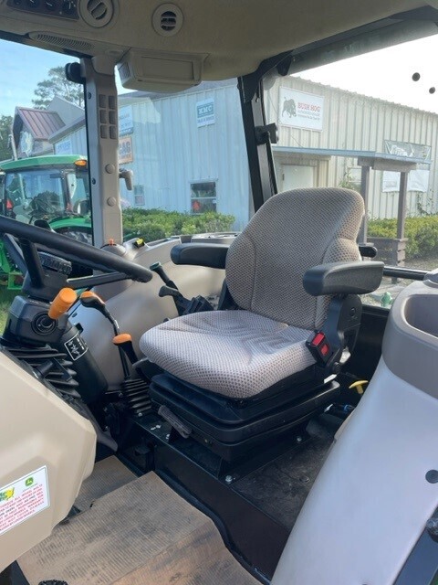 2025 John Deere 5067E Image 5