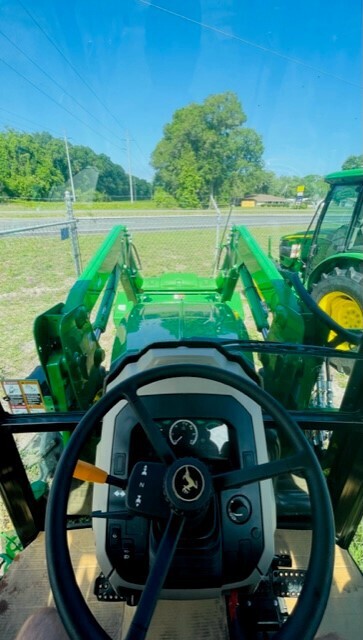 2025 John Deere 5067E Image 4