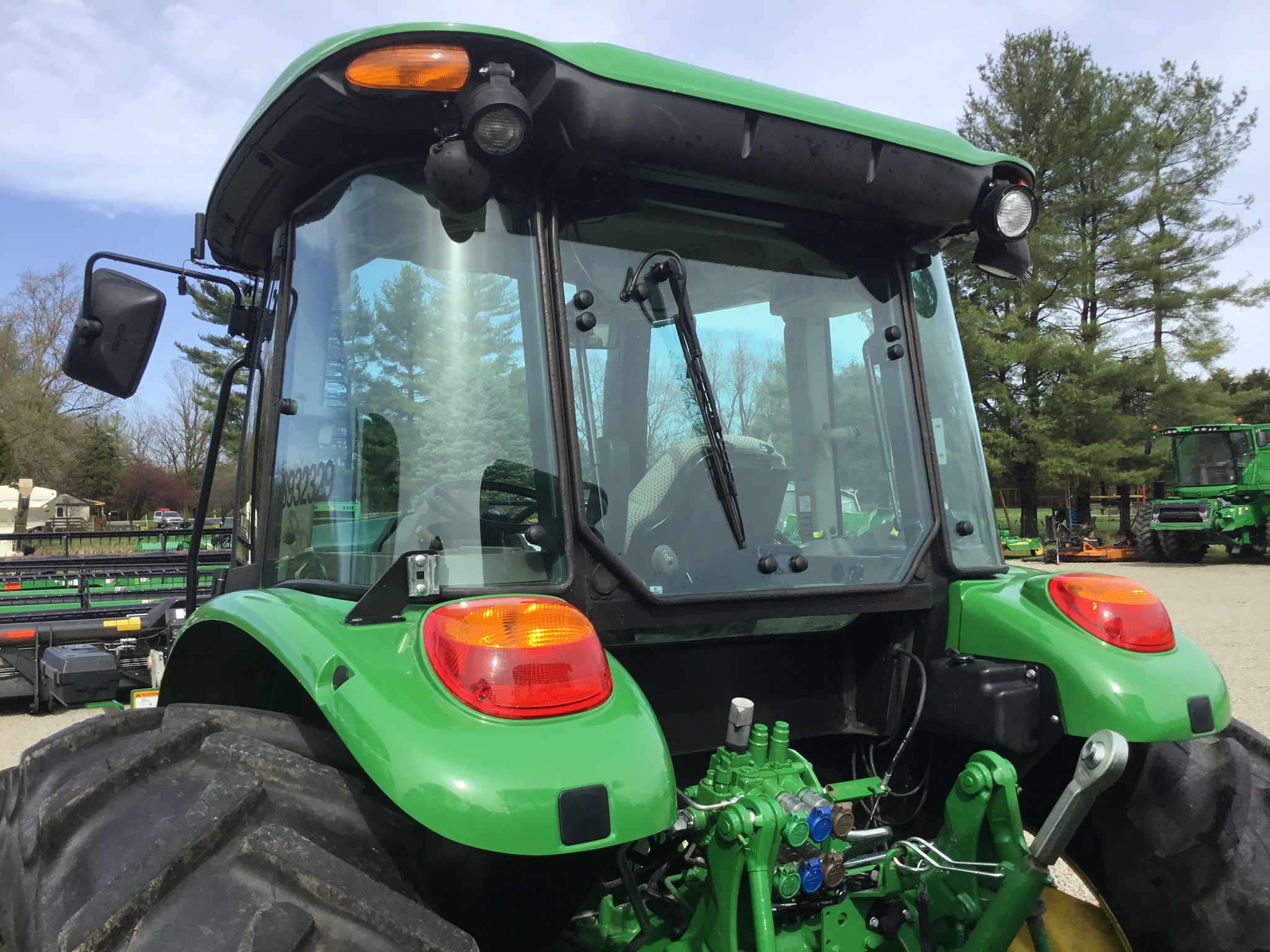 2021 John Deere 6120E Image 3
