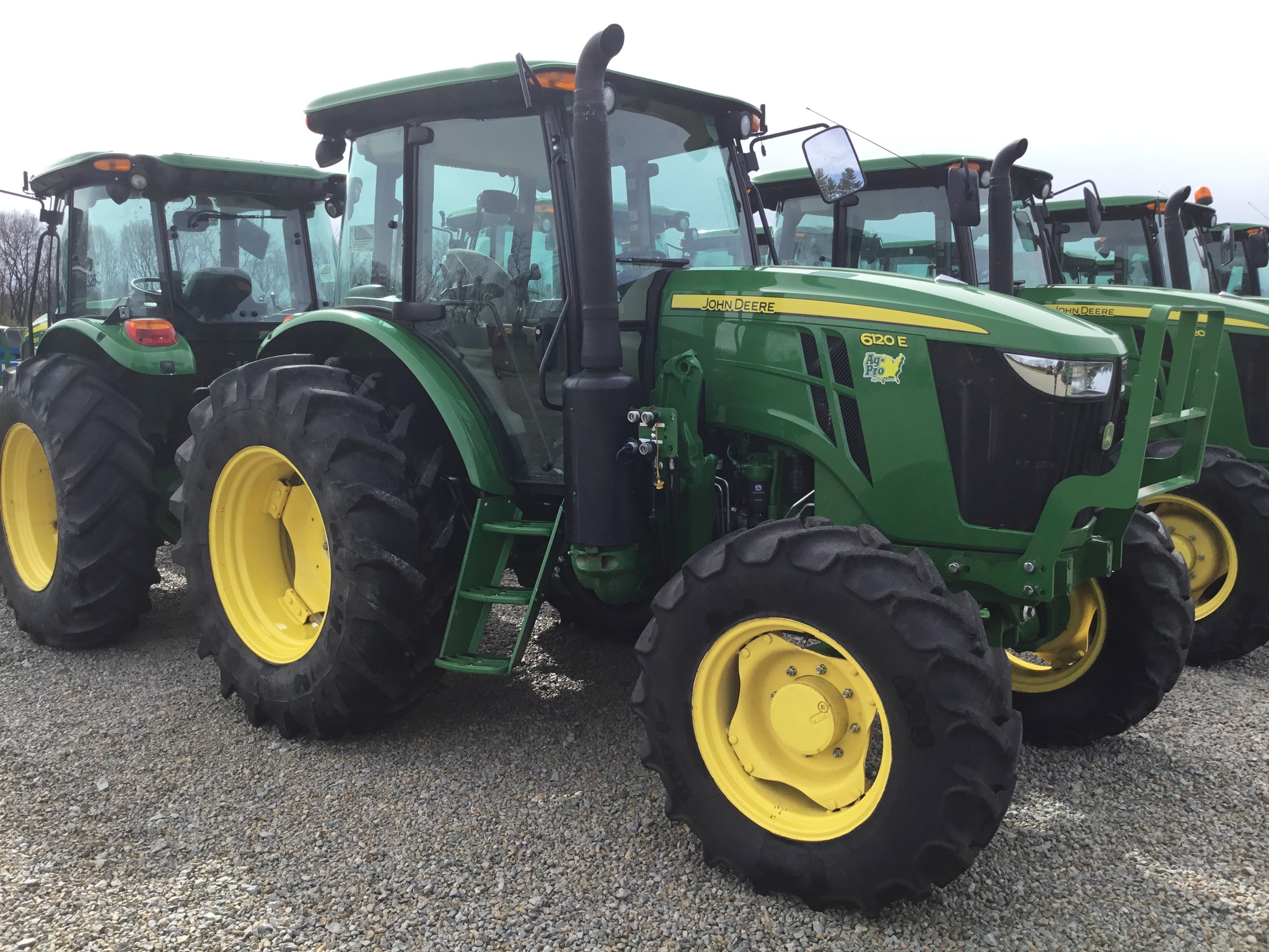 2021 John Deere 6120E Image 2