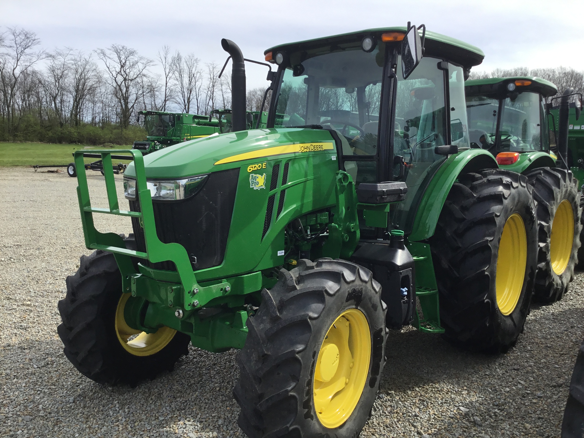 2021 John Deere 6120E Image 4