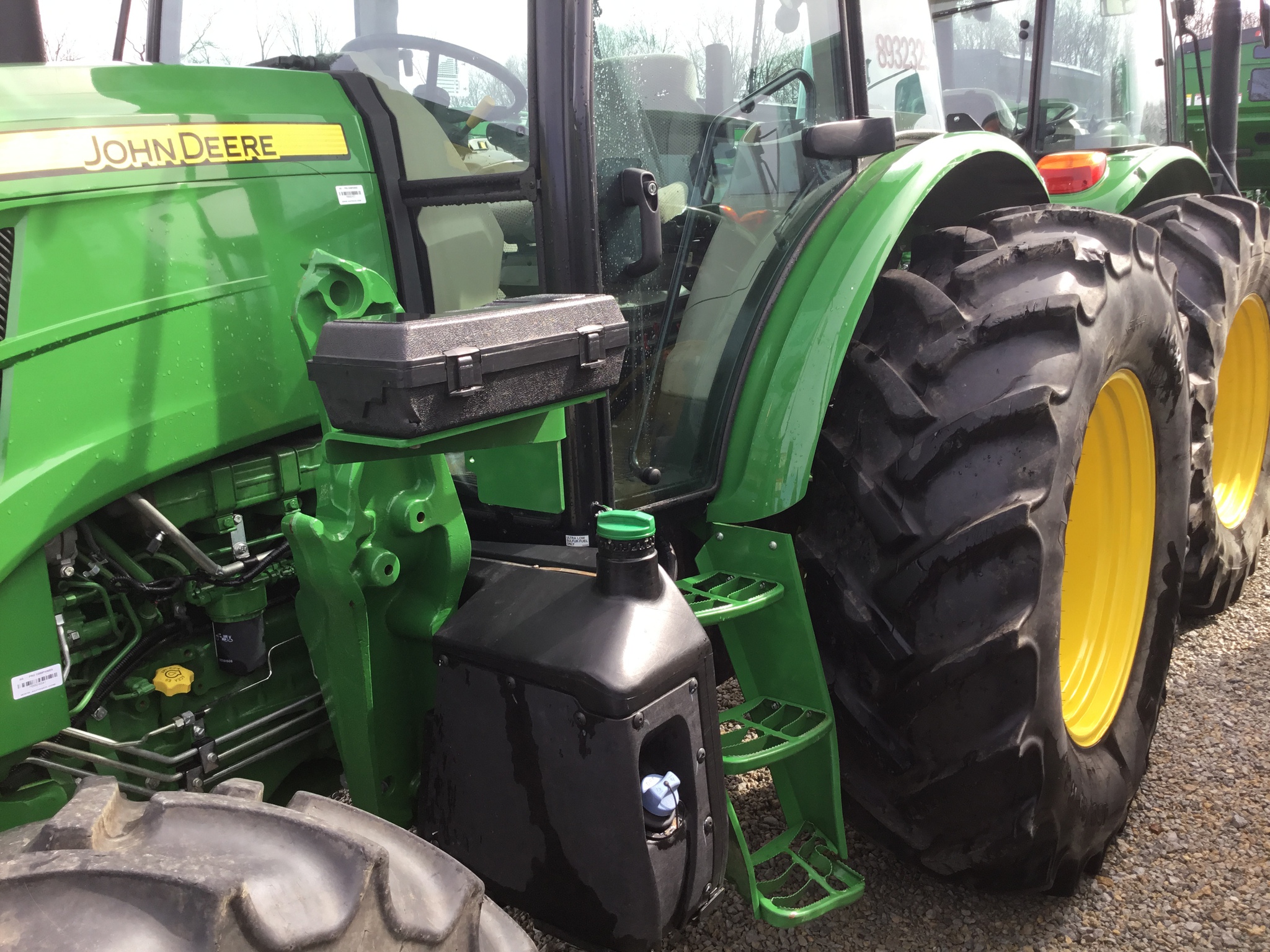 2021 John Deere 6120E Image 9