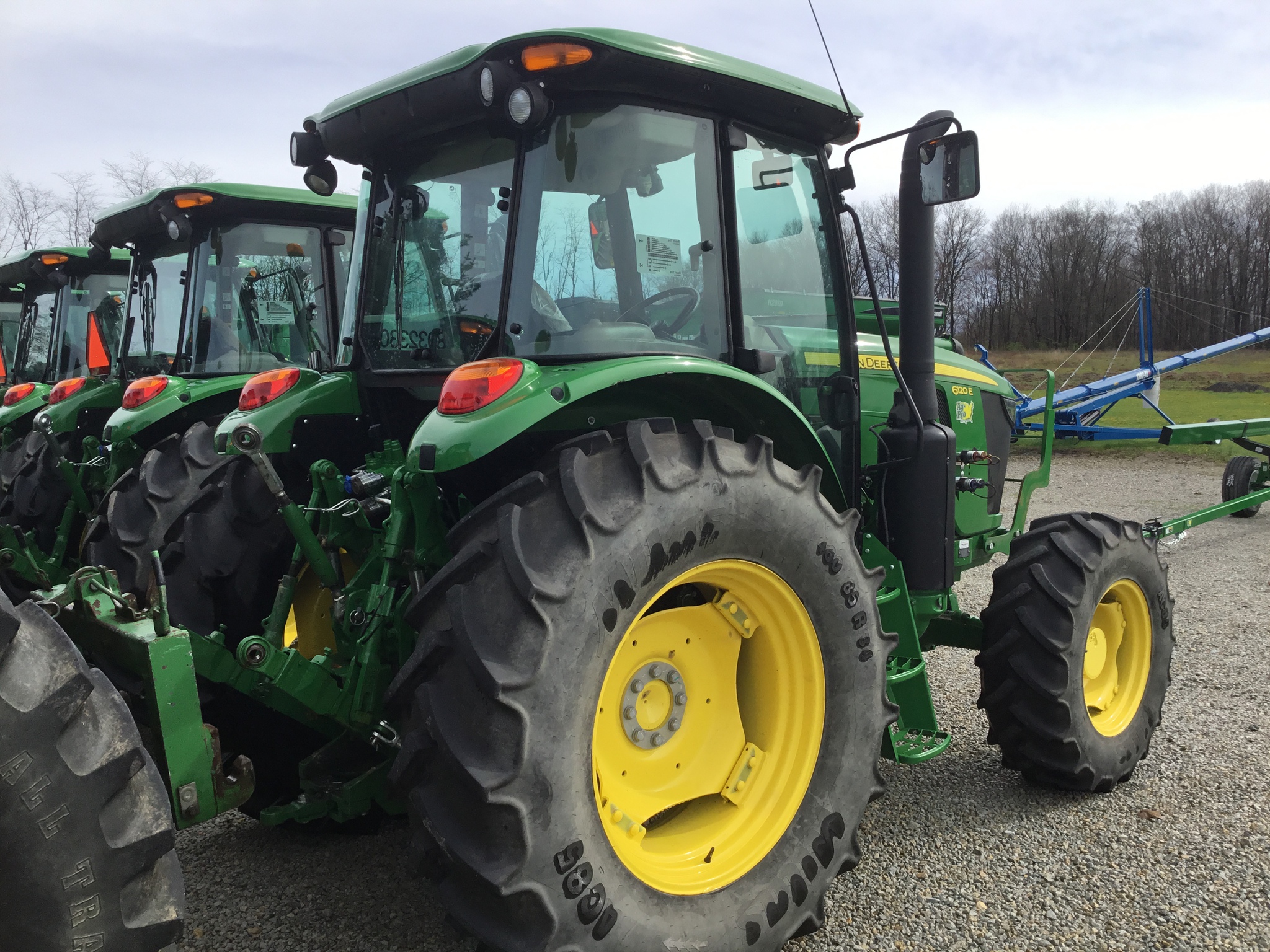 2021 John Deere 6120E Image 11