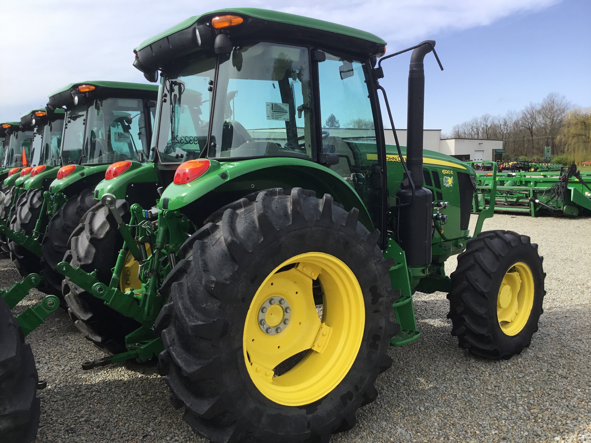 2021 John Deere 6120E Image 5
