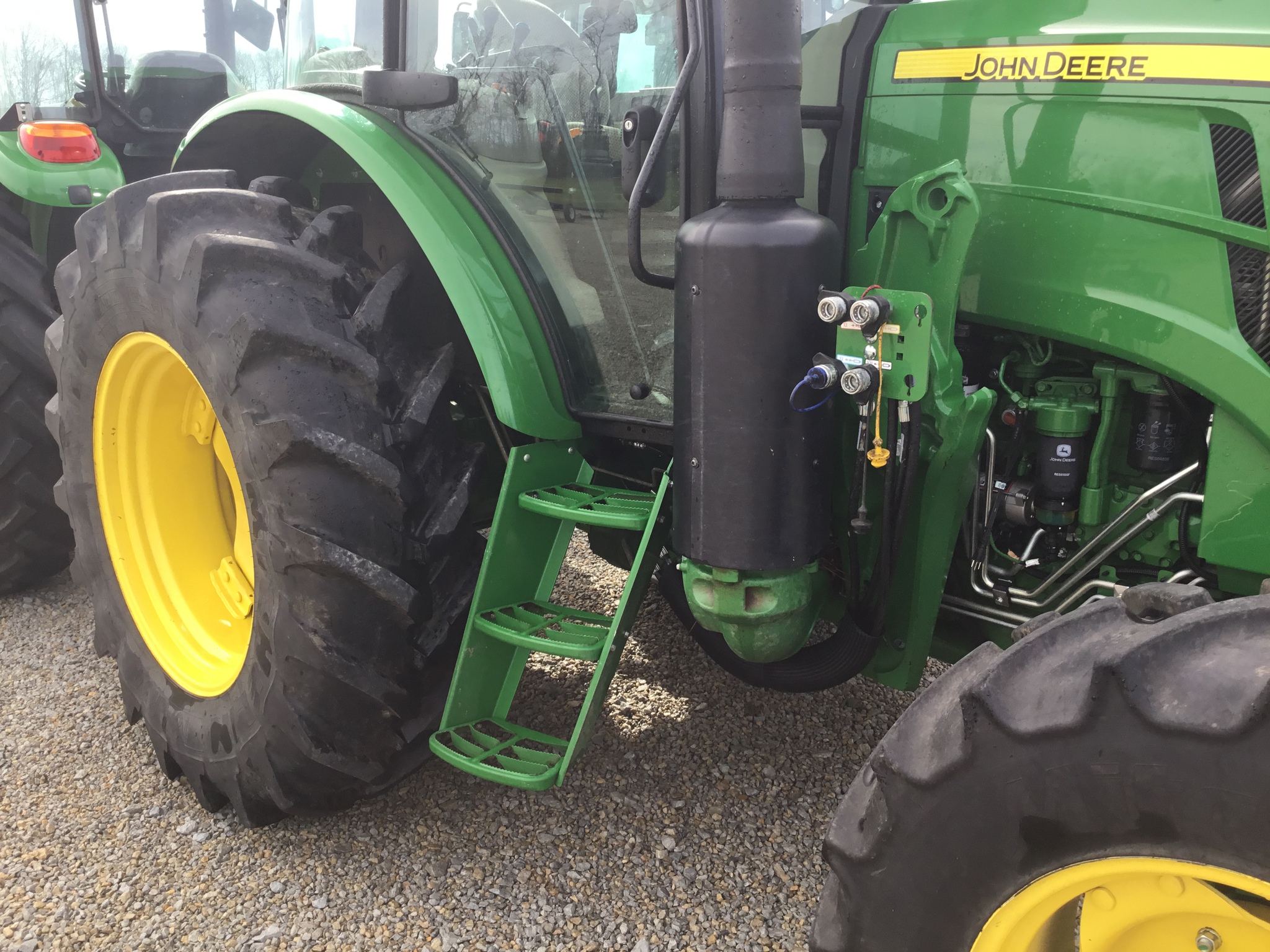 2021 John Deere 6120E Image 7