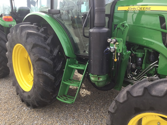 2021 John Deere 6120E Picture 7 2021 John Deere 6120E-7