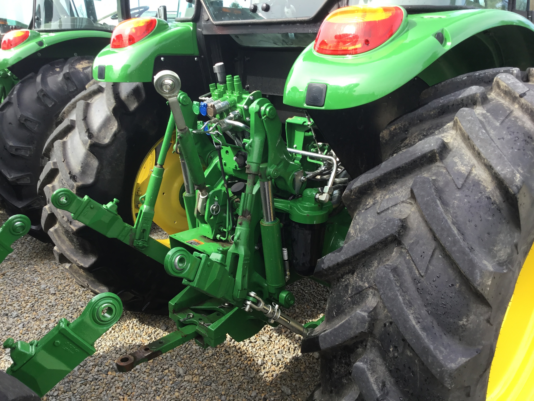 2021 John Deere 6120E Image 12