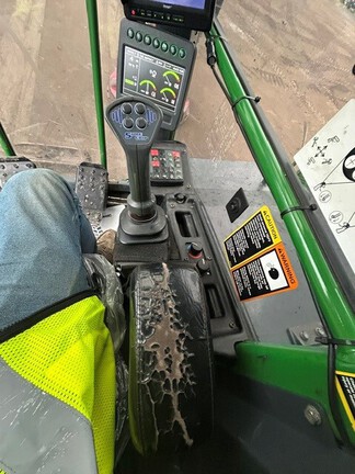 2016 John Deere 853M