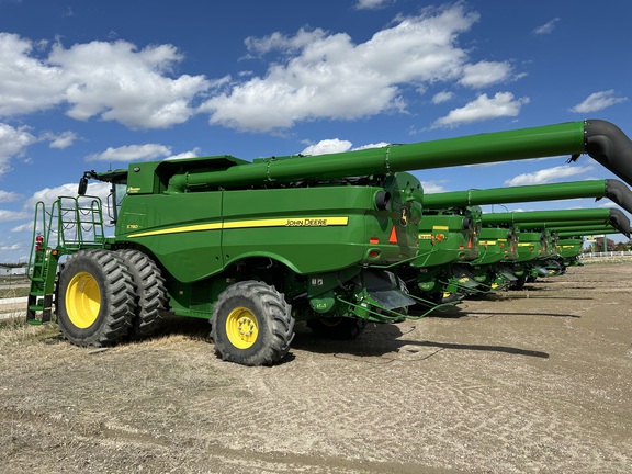 2023 John Deere S780 (3rd thumbnail)