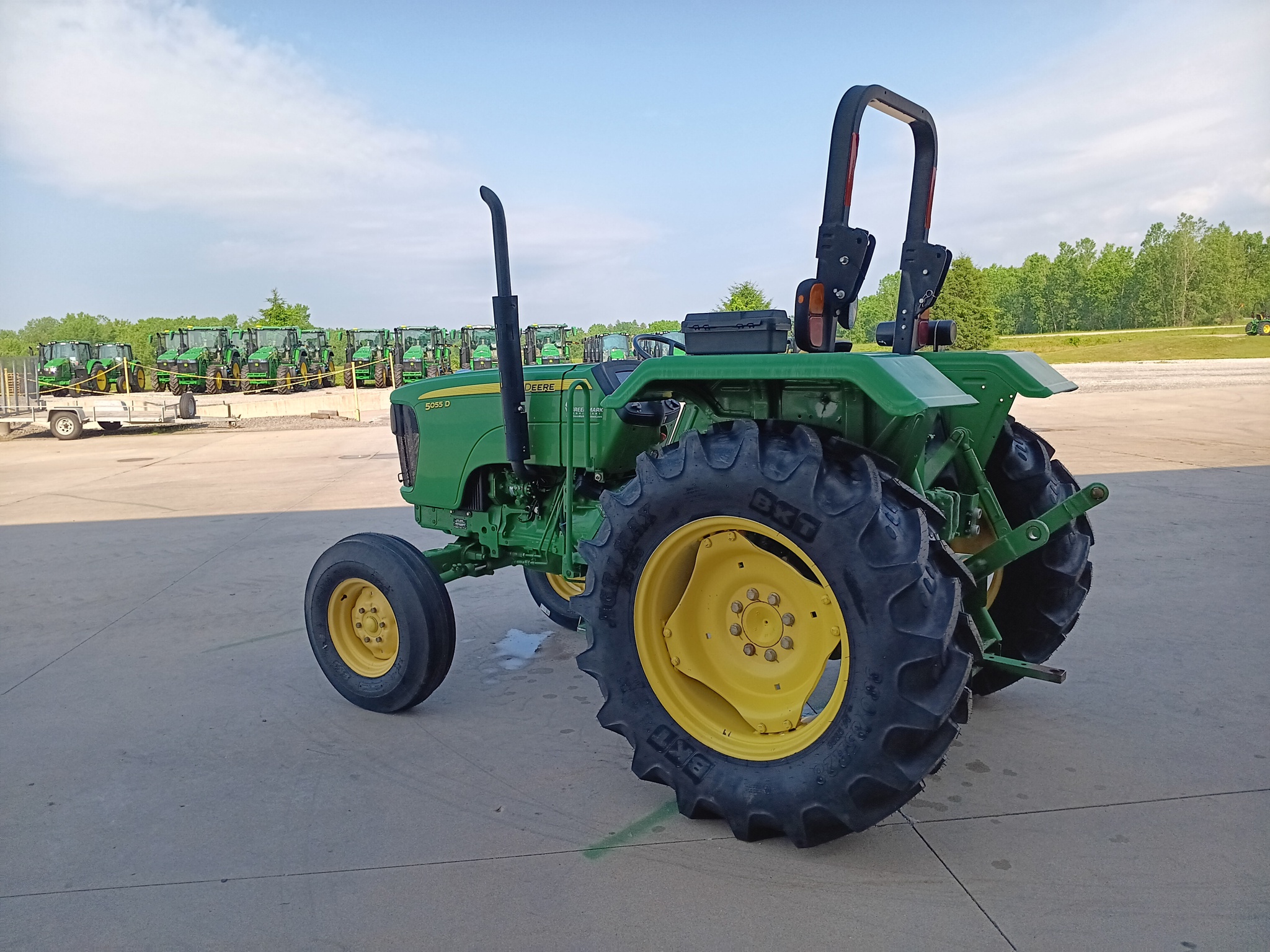 2014 John Deere 5055D Image 3