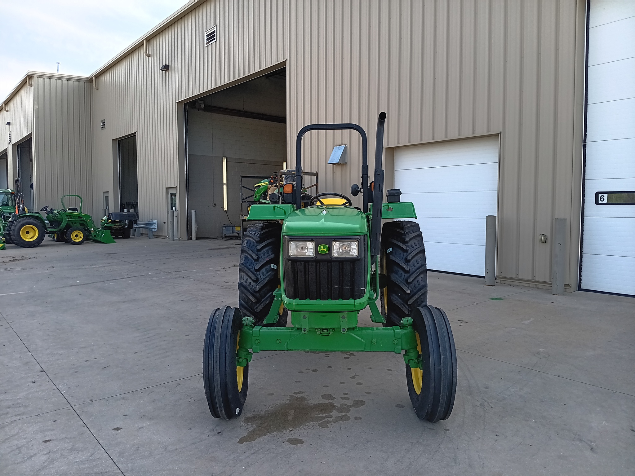 2014 John Deere 5055D Image 5