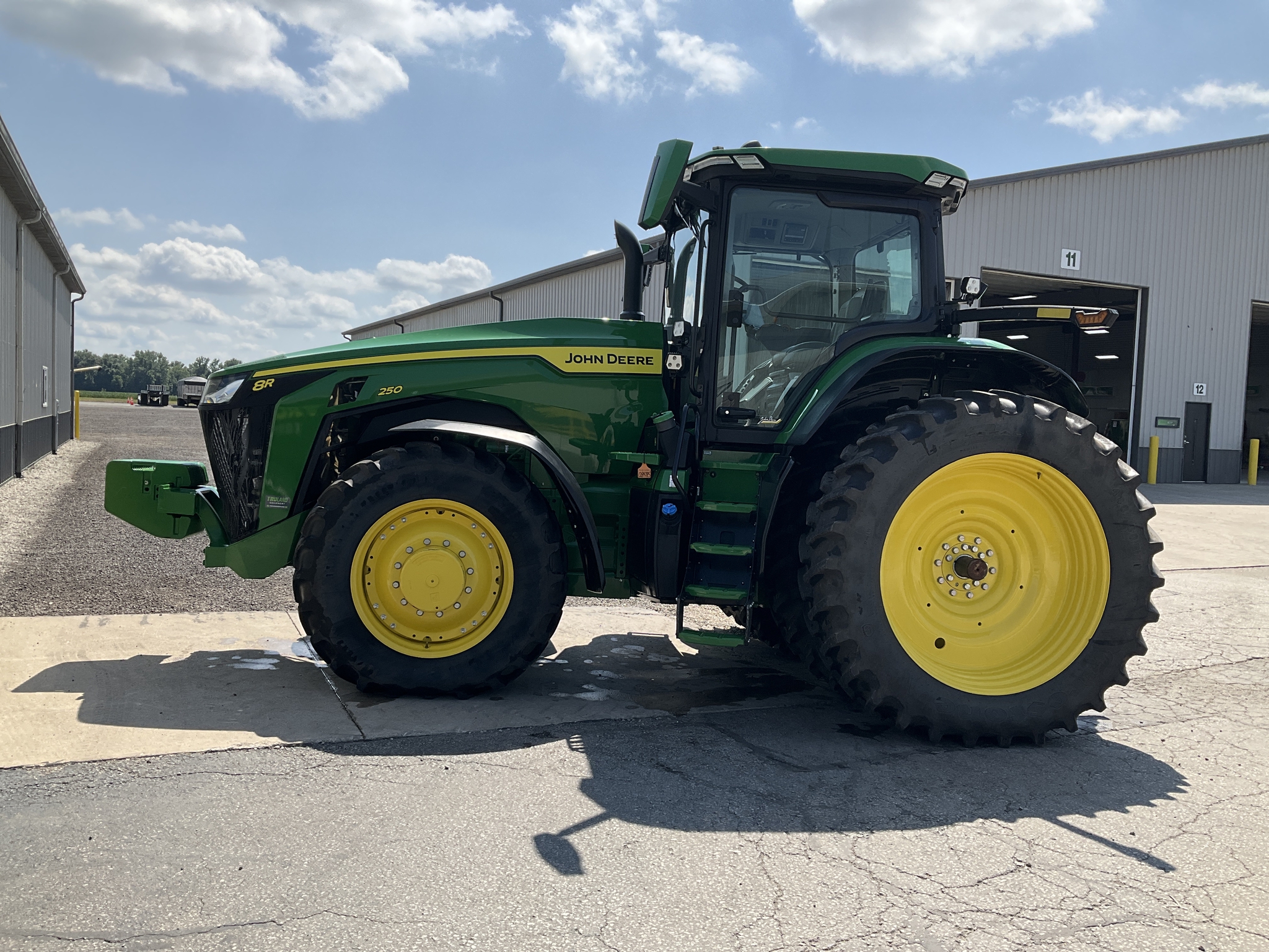 2024 John Deere 8R 250 Image 26