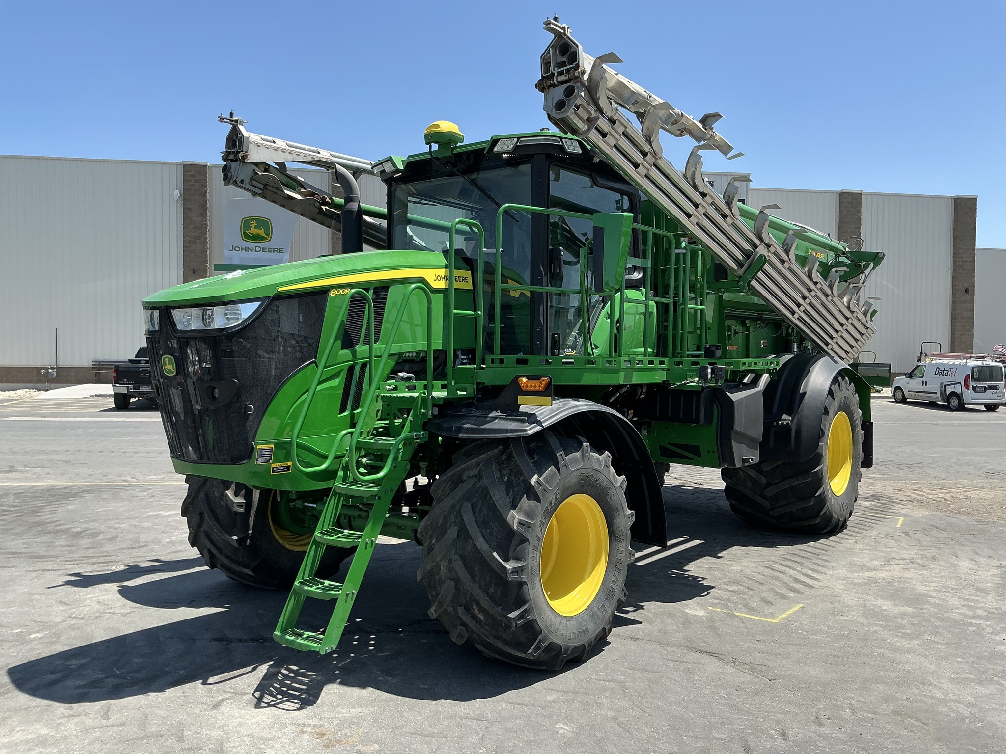 2022 John Deere 800R Image 1
