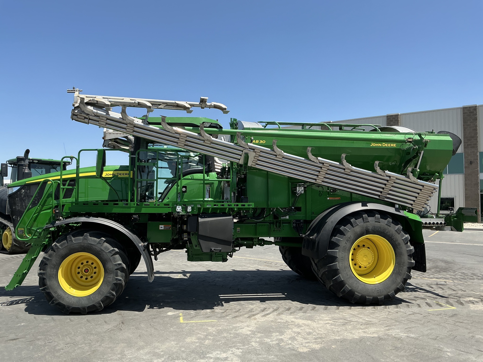 2022 John Deere 800R Image 2