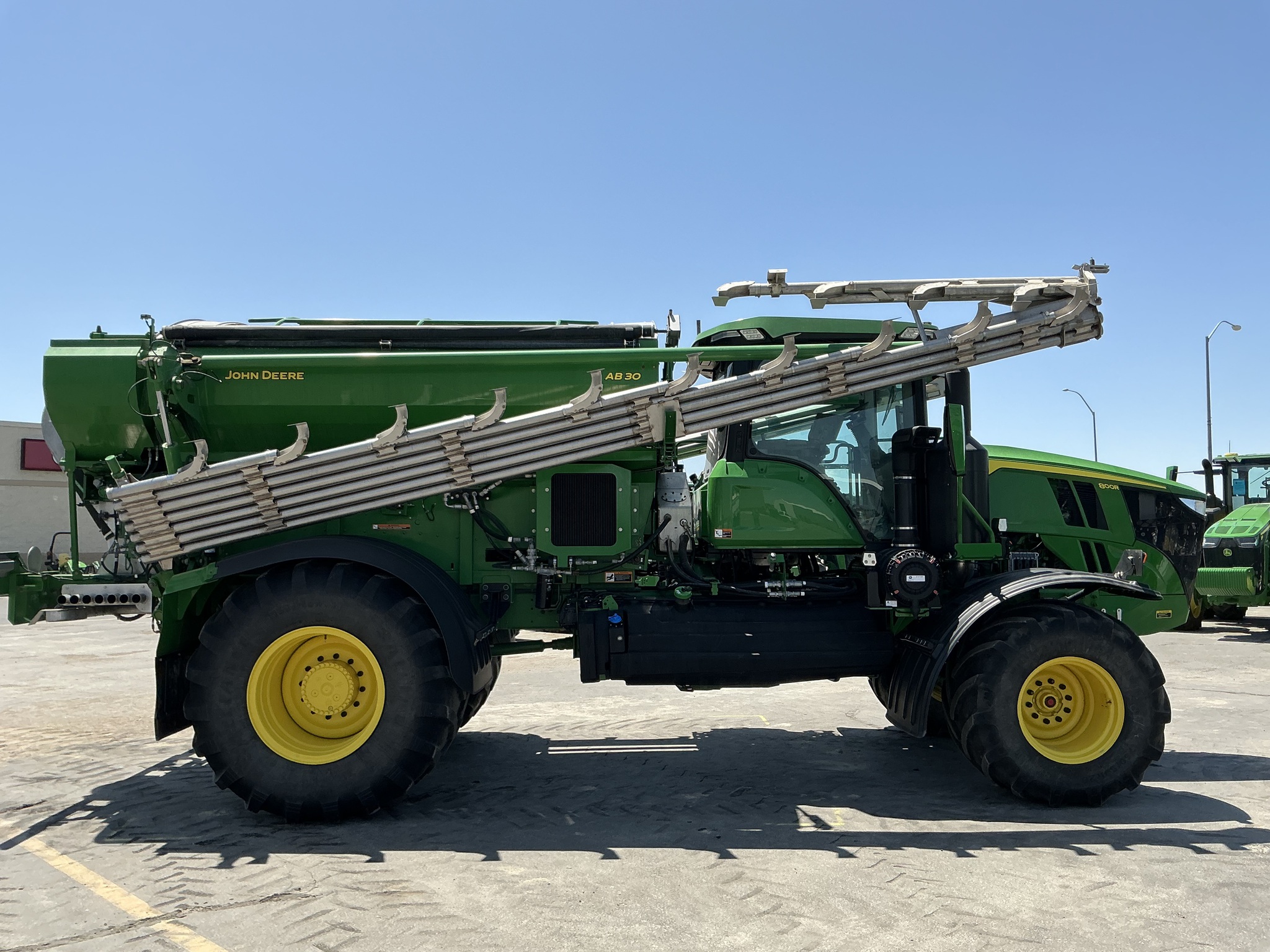 2022 John Deere 800R Image 6