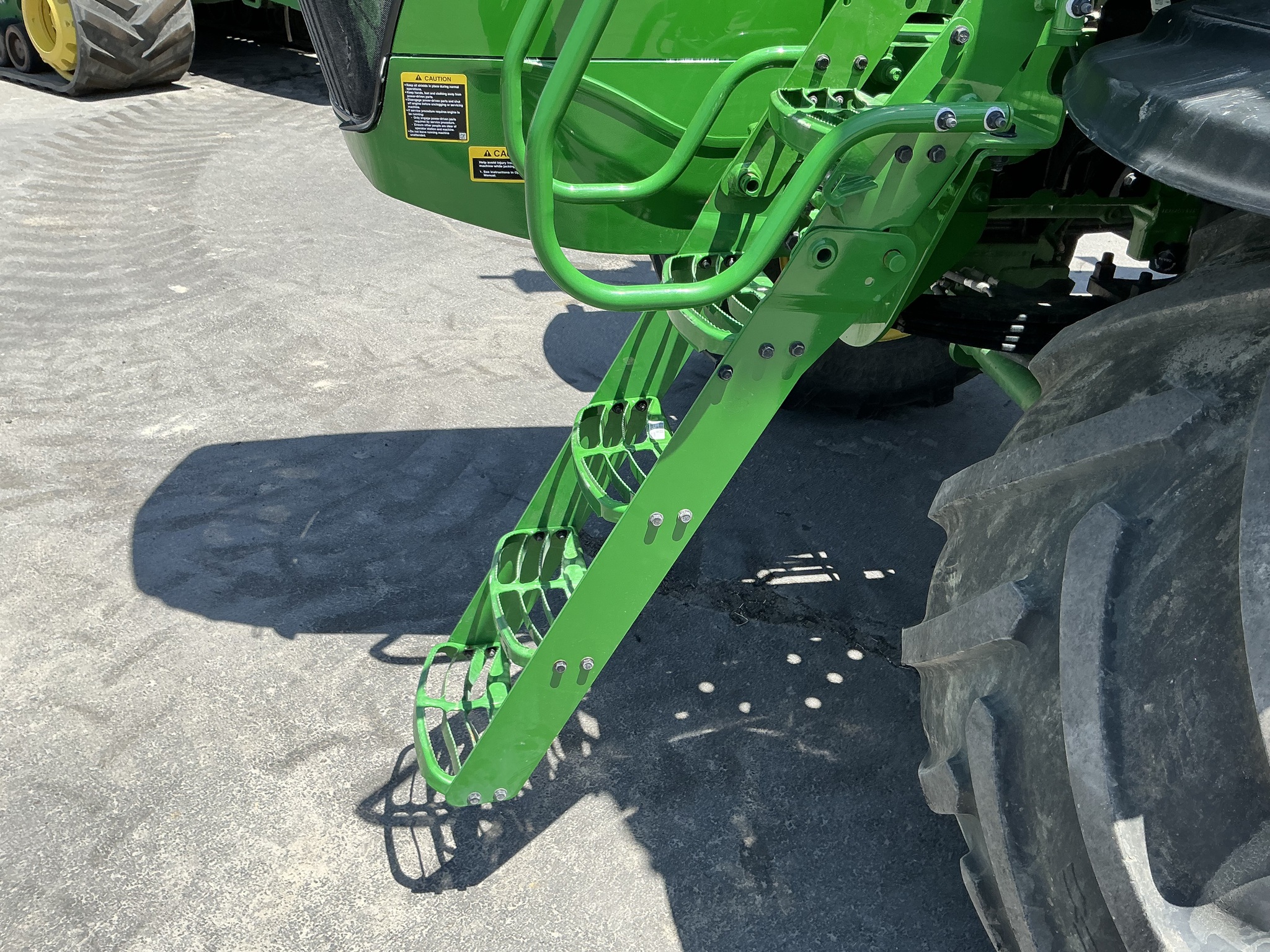 2022 John Deere 800R Image 22