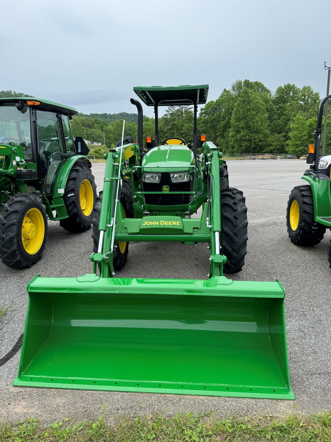 2023 John Deere 5060E Image 2